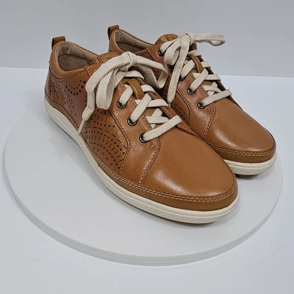 NWT Cobb Hill Bailee Brown Leather Sneaker 6 Lace Up Perforated CI7740 - Picture 1 of 12